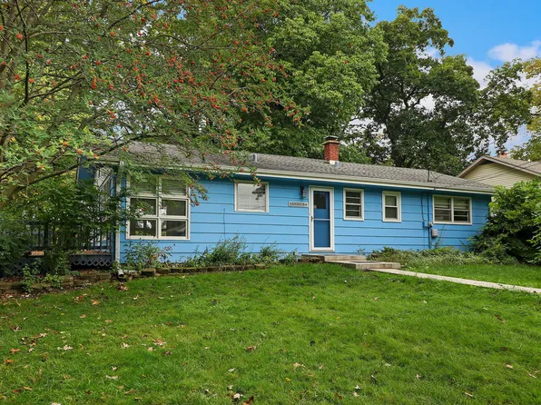 38606 N Beechwood Ave, Spring Grove, IL 60081