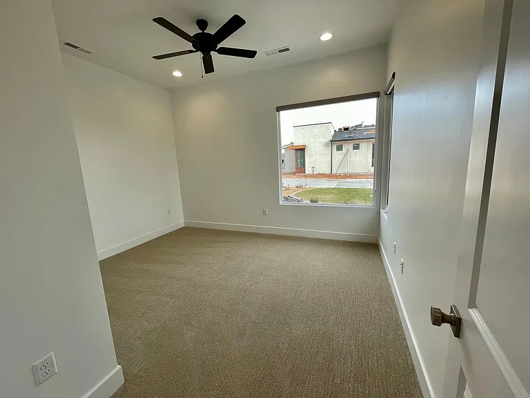 2818 E Church Oak Dr — Photo 14