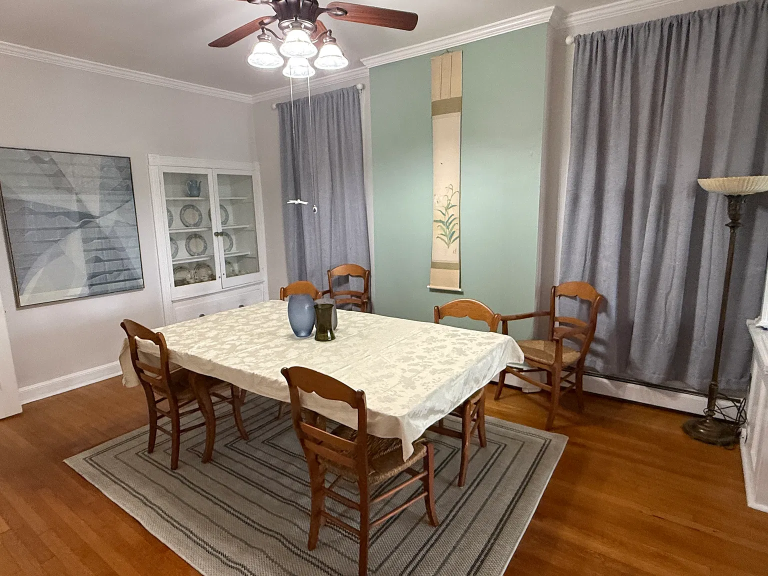 3 bed, 1.5 bath, 1900 sqft, $2,990 — Photo 3