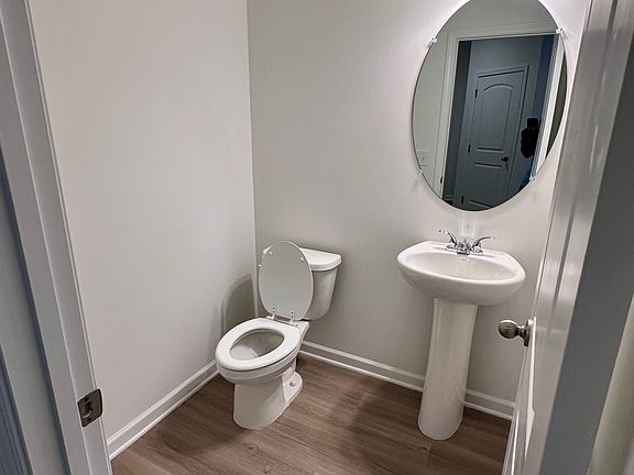 3rd image of 43 Briarwood Dr