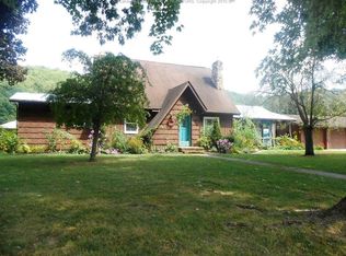 706 Reedyville Rd, Spencer, WV 25276