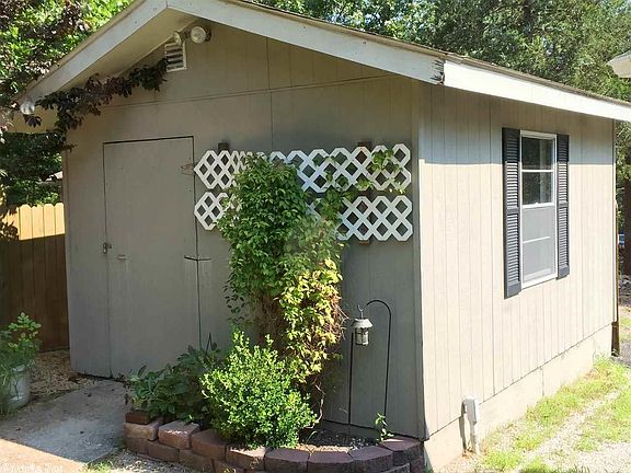 3rd image of 60 Yosemite Dr