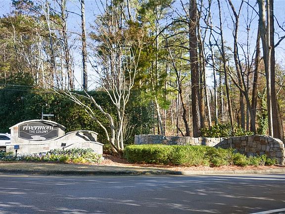 2nd image of 8106 Fairview Blf