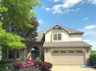 1325 Oaktree Ct, Oregon, OH 43616