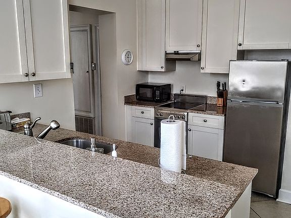 3rd image of 125 E Broad St #2C