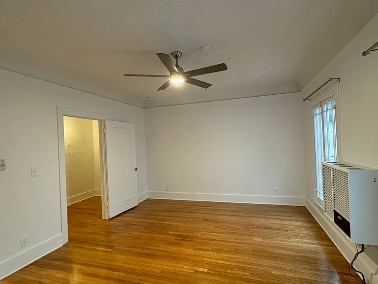 1949 N Vermont Ave #4 — Photo 9