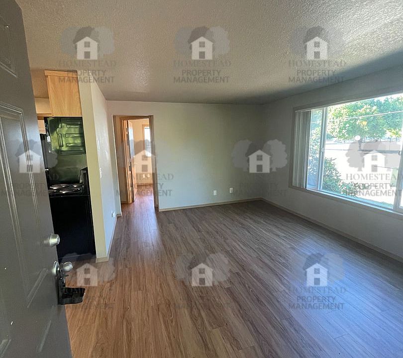 1st image of 475 Jackson St W APT 1