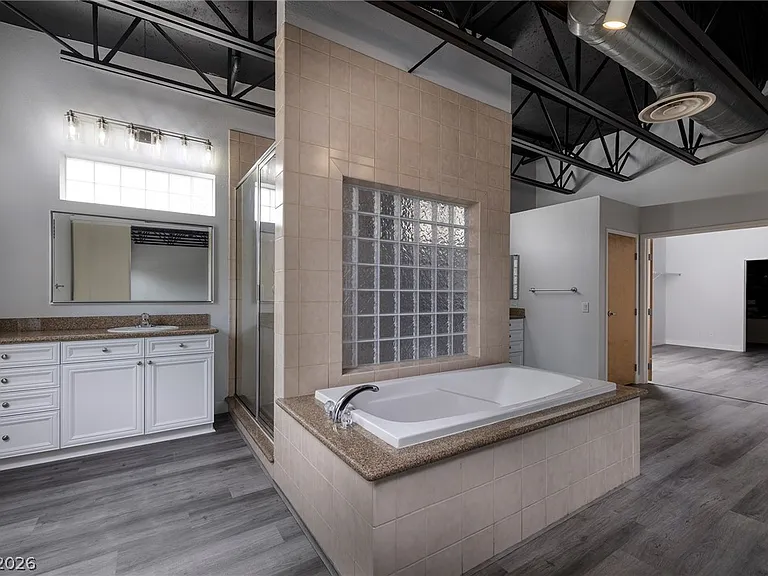 5651 Deer Creek Falls Ct — Photo 16