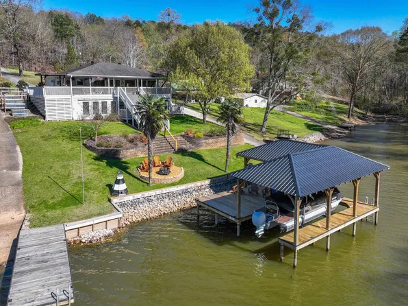 211 Kewanee Ln, Talladega, AL 35160