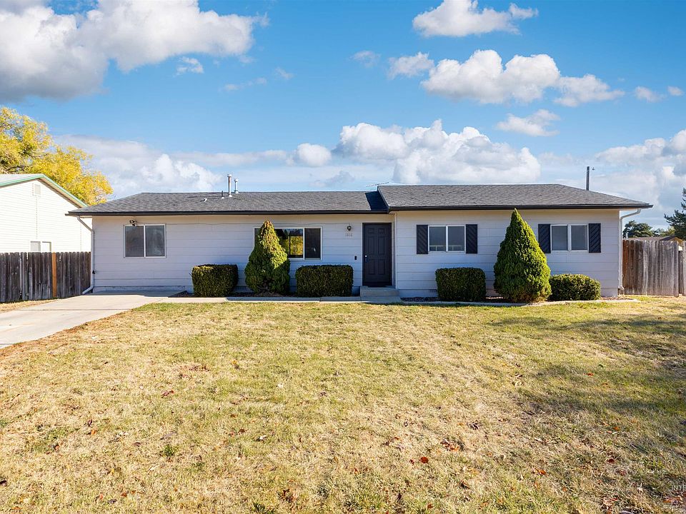 1st image of 1818 Emerald Dr