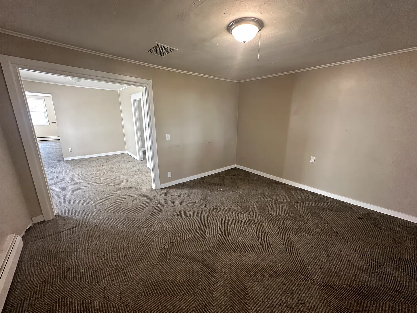 3 bed, 1260 sqft, $1,600 — Photo 2