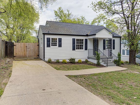 3rd image of 315 Pullen Ave