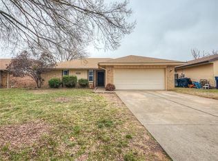 10421 Hollyhead Way, Yukon, OK 73099