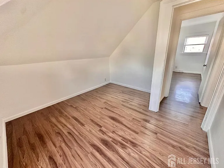 121 Kossuth St #2 — Photo 5