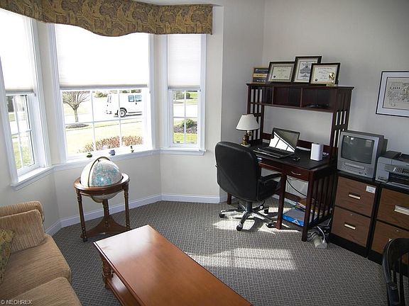 3rd image of 37203 Wexford Dr