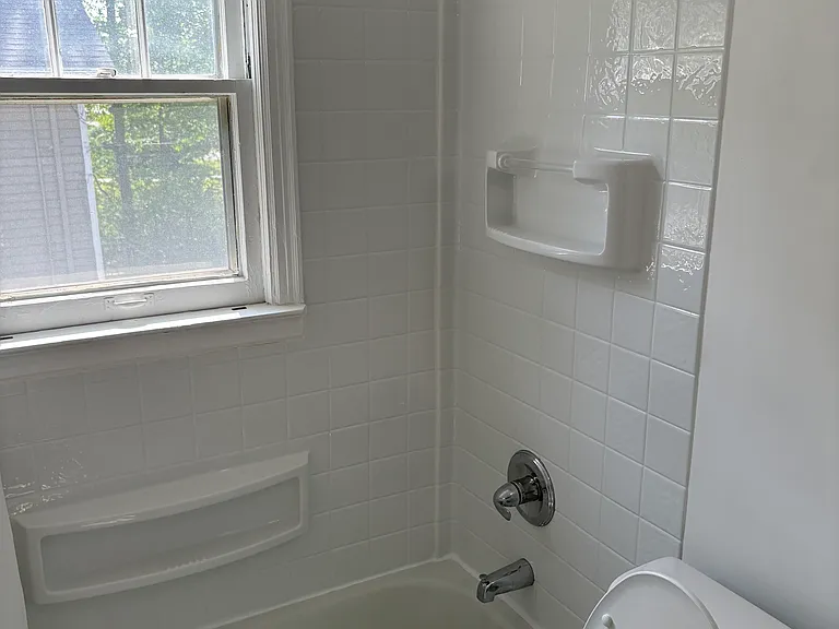 425 Lyon St NE #1 — Photo 13