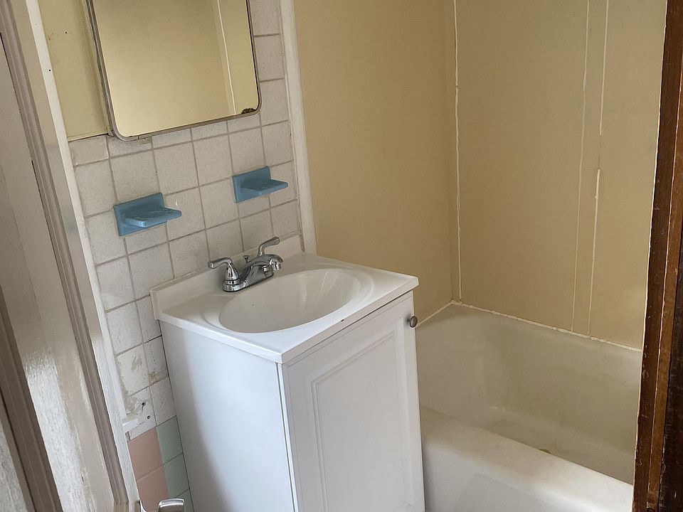 2nd image of 12 Mill St #6