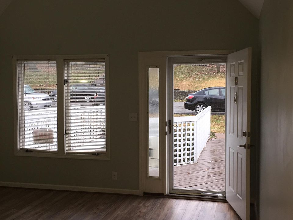 Living Room / Front Door