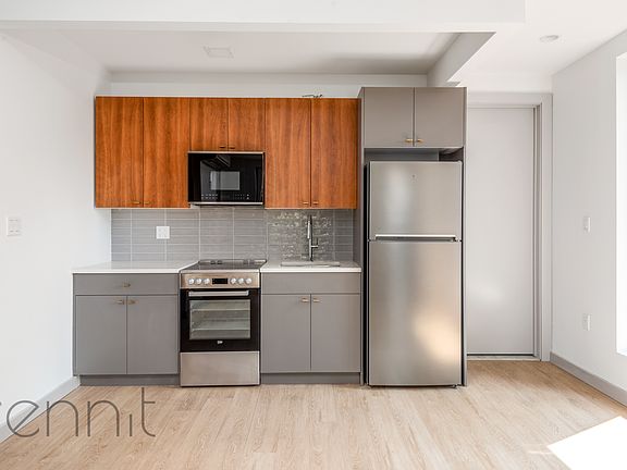 4th image of 2809 Clarendon Rd #201