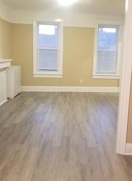 Beautiful extra large living and dinning room