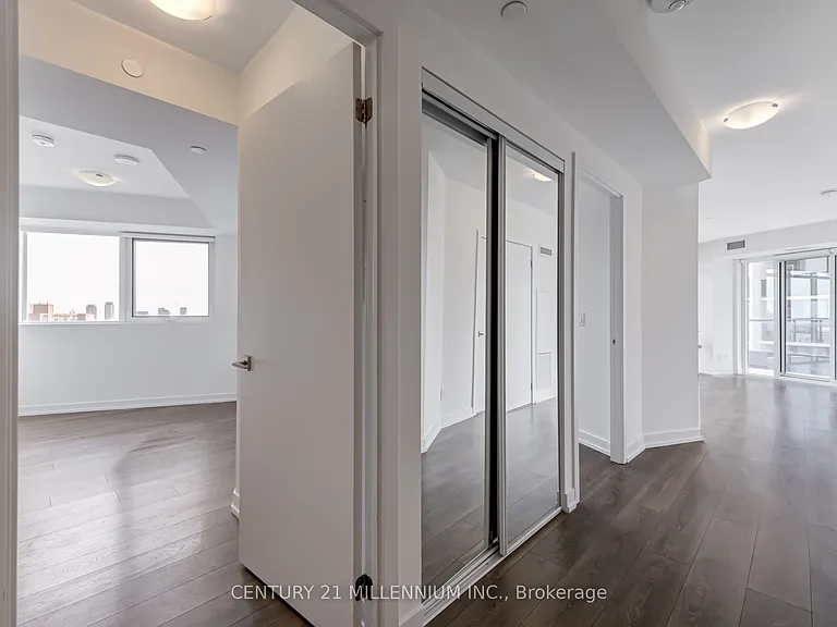 159 Wellesley St E #708 — Photo 2