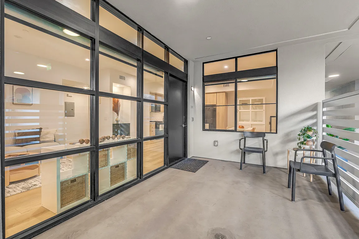 2 bed, 1188 sqft, $4,500 — Photo 3