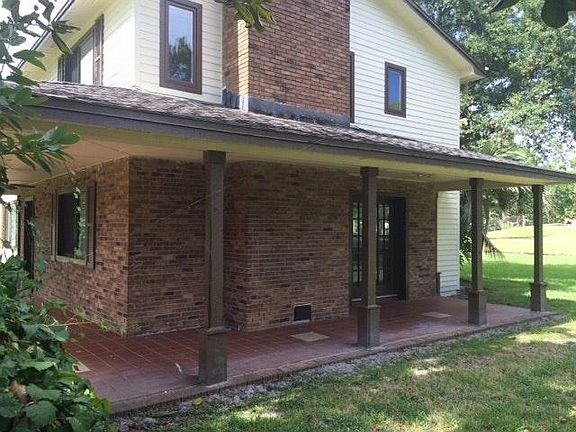 Side wrap around porch