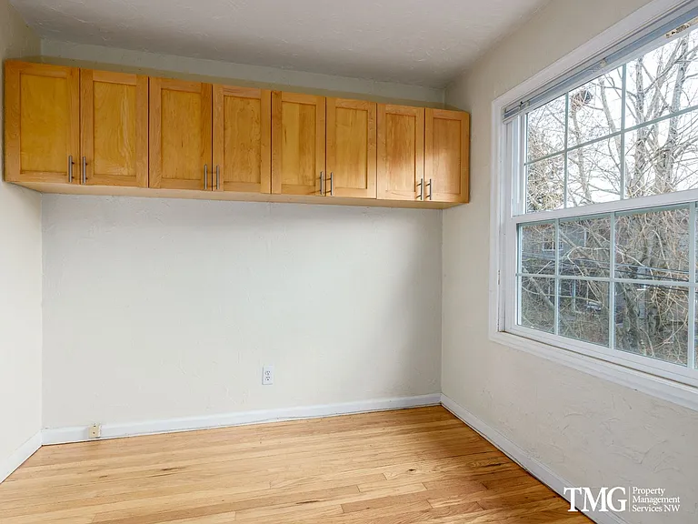 Regency Park Apartments — Photo 23