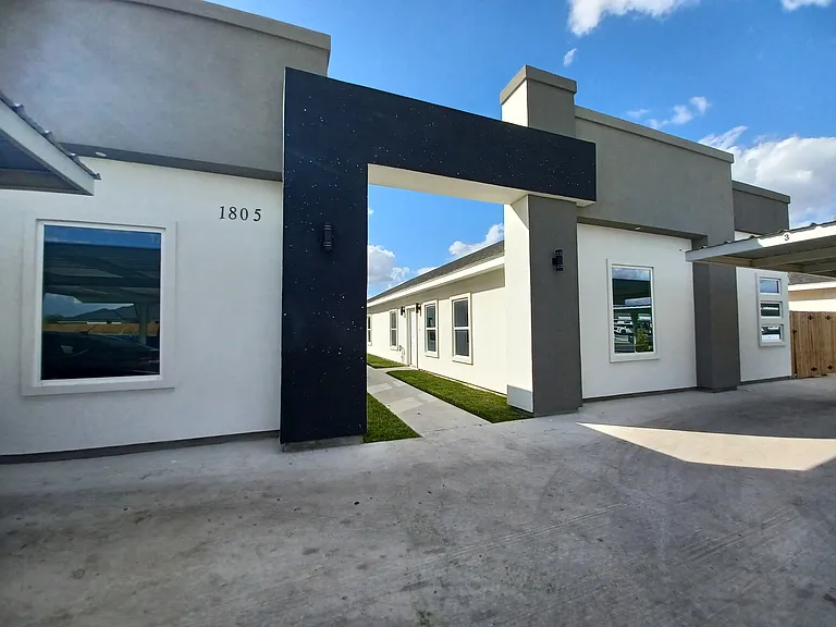 1805 Angelina Dr #2 — Photo 1