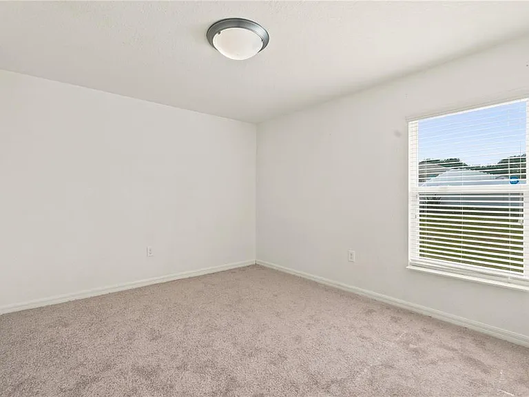 650 Hidden Lakes Ct — Photo 18