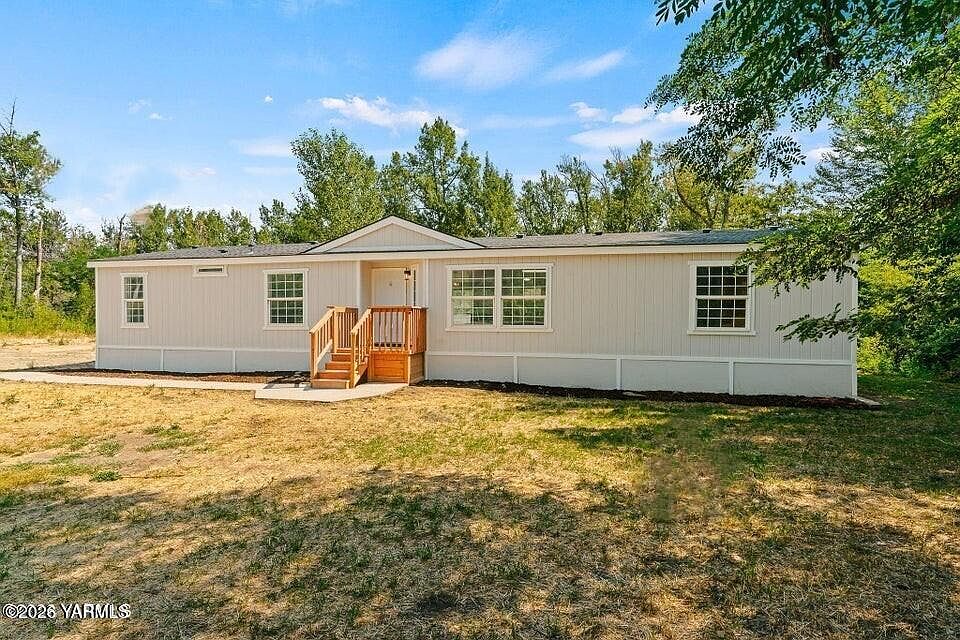 1st image of 3351 S Naches Rd