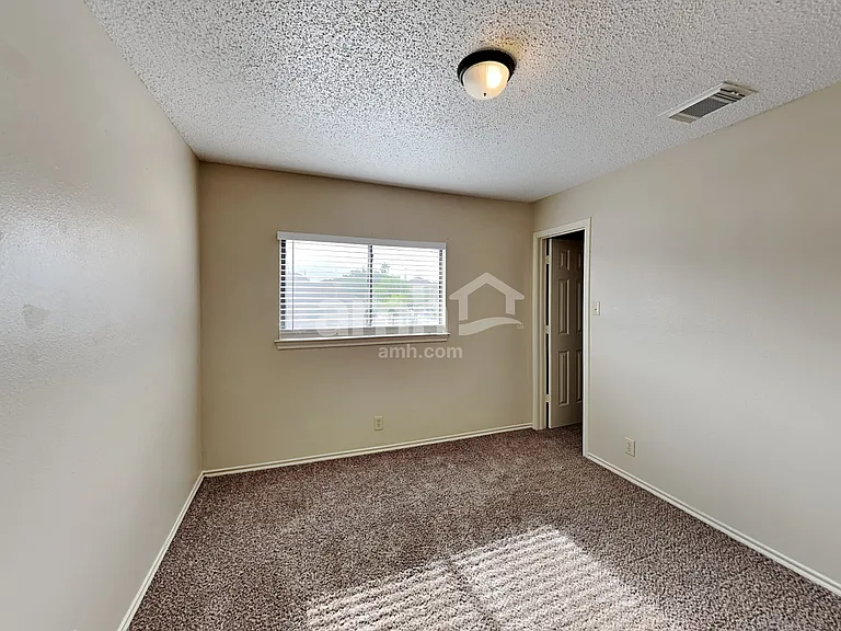 11234 Berkley Sq — Photo 21