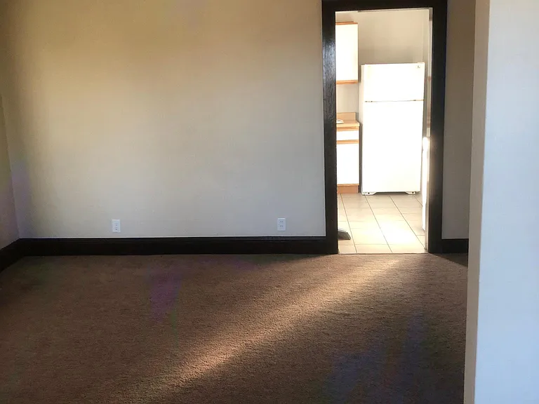1215 E 3rd St #2 — Photo 6