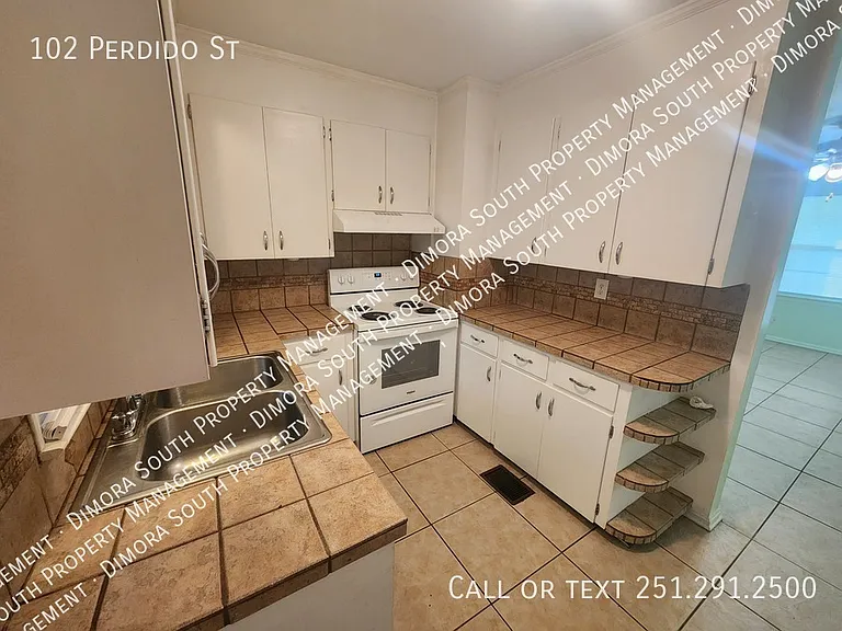 102 Perdido St — Photo 15