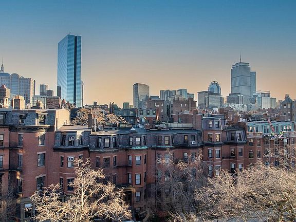4th image of 220 Beacon St APT 604