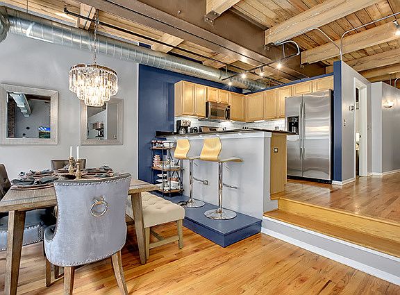 5th image of 420 W Ontario St APT 203