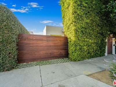 3433 Hillcrest Dr, Los Angeles, CA, 90016