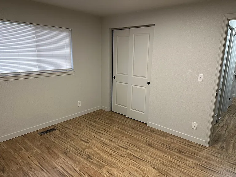 237 Clark Ter — Photo 15