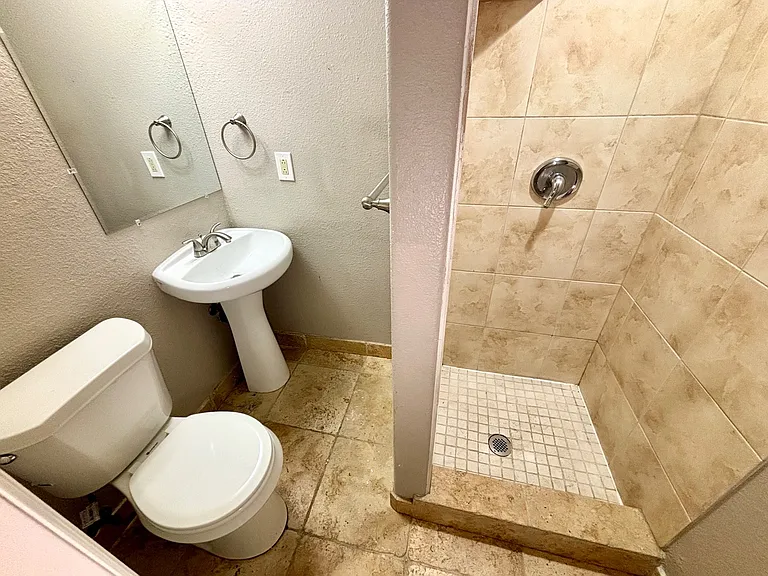 1044 S Paris Ct — Photo 17