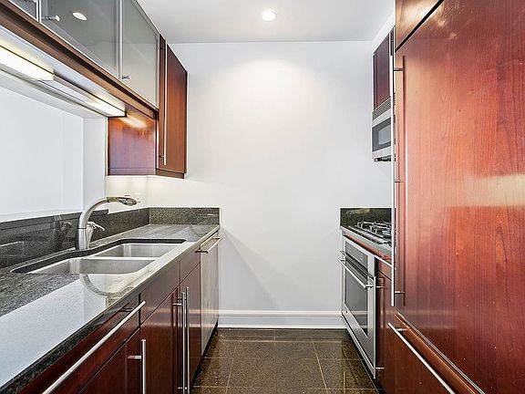 4th image of 240 Riverside Blvd APT 3C