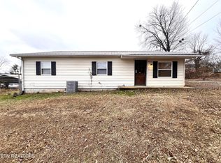 805 Chestnut St, Sweetwater, TN 37874