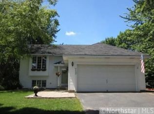 9433 Minnesota Ln N, Maple Grove, MN 55369