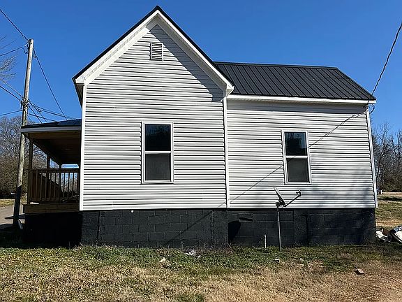 2nd image of 206 Chambers St