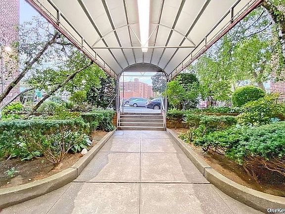 3rd image of 83-37 Saint James Ave #1K