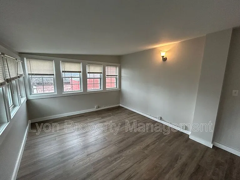 44 7th St #2 — Photo 5