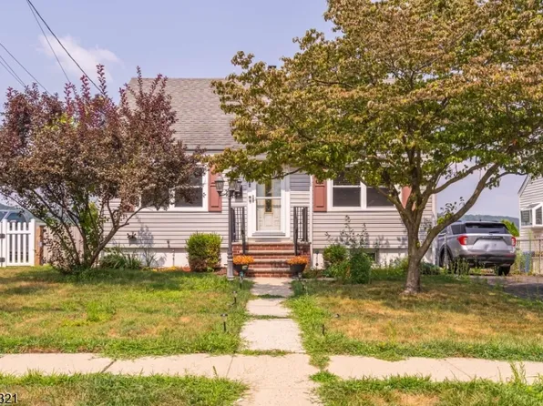 26 Edward Ct, Clifton City, NJ 07011