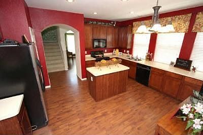 3rd image of 5308 Lily Dr