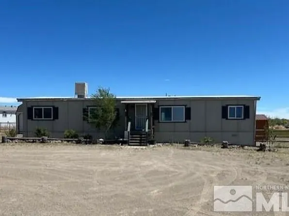 5040 Arapaho Ct, Silver Springs, NV 89429