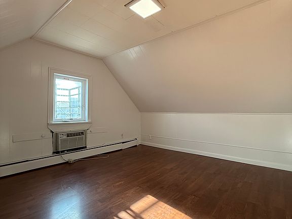 3rd image of 217 Erie St #3