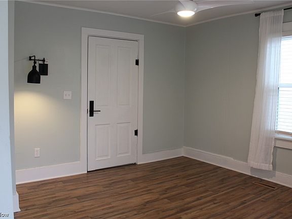 4th image of 355 W North St